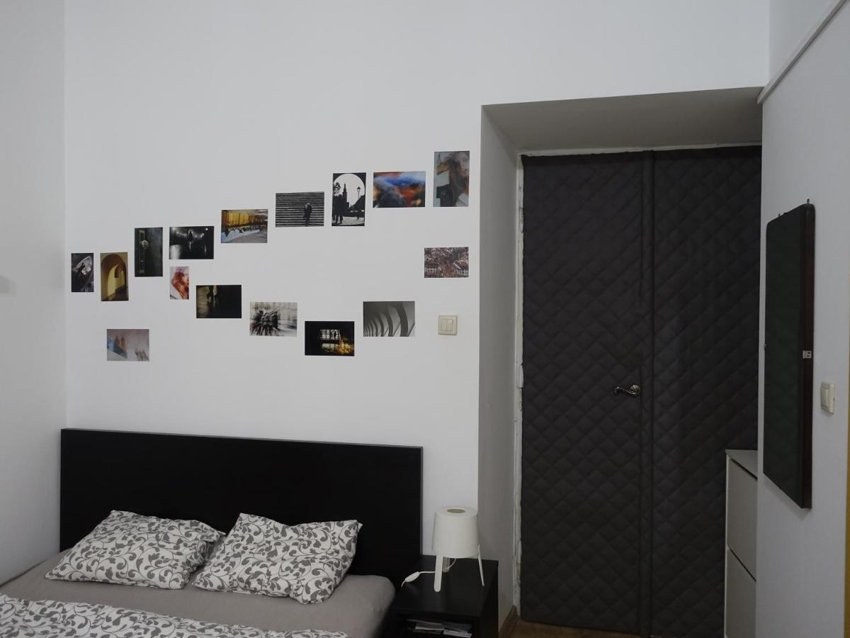 Umbrella Guest Rooms Krasków Exteriör bild